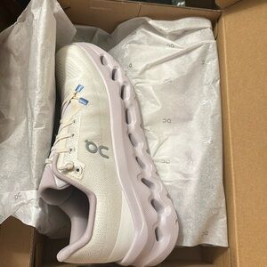 On Running Women's Sneakers in Cream and Gray